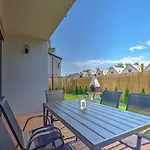 Comfortable With A Garden And A Pool בית נופש פוביירובו