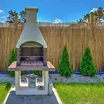 Comfortable With A Garden And A Pool *
