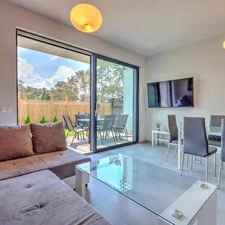 Comfortable With A Garden And A Pool *