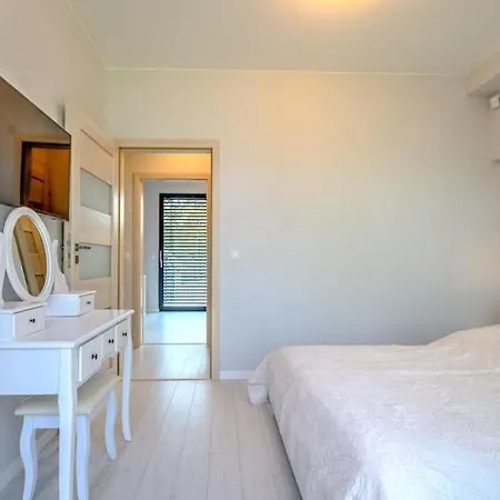 Vakantiehuis Comfortable With A Garden And A Pool Pobierowo