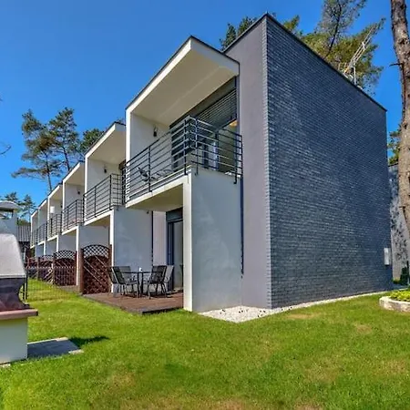 Vakantiehuis Comfortable With A Garden And A Pool