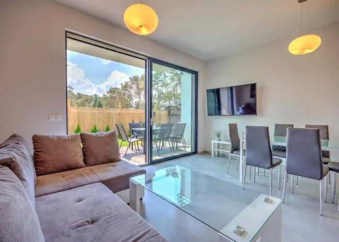 Comfortable With A Garden And A Pool *