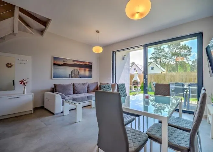 Comfortable With A Garden And A Pool بيت للعطل بوبيروفو