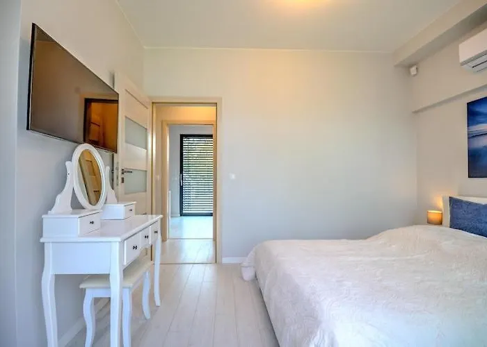 بيت للعطل Comfortable With A Garden And A Pool بوبيروفو