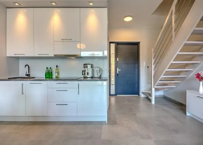 Comfortable With A Garden And A Pool *