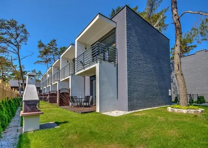 Dom wakacyjny Comfortable With A Garden And A Pool